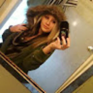 Meet your Posher, Kayla